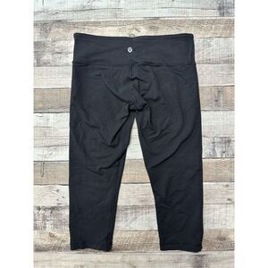 Lululemon Cropped Black Logo Activewear Yoga Pilates Workout Run Leggings Size 8